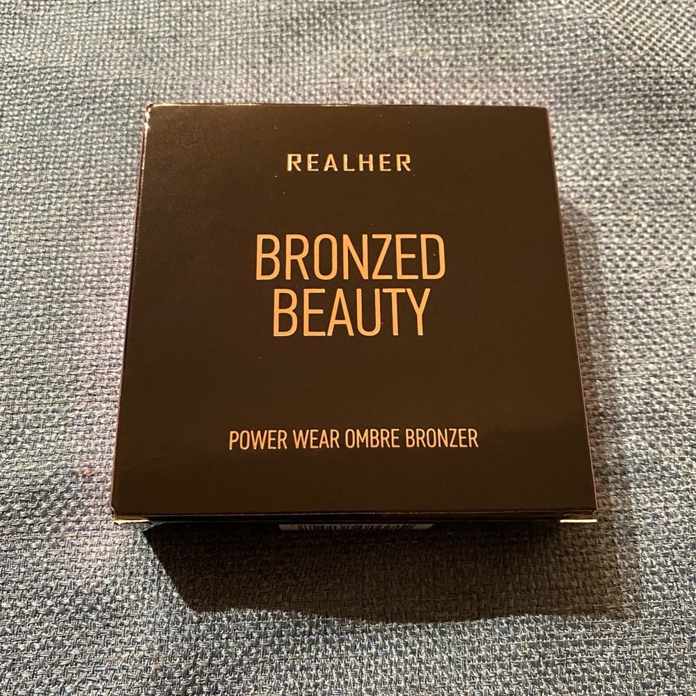 REALHER POWER WEAR OMBRE BRONZER